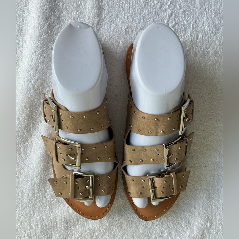Soda Tan Buckle Strap Sandals Sz 6 - Picture 4 of 9